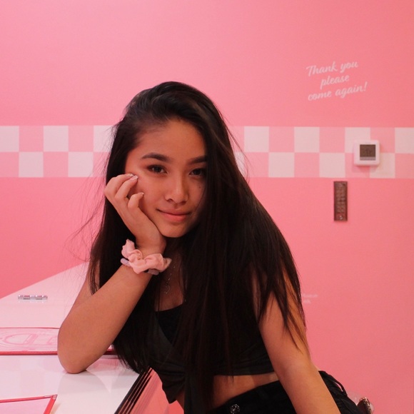 Meet your Posher, Kaylie - Picture 1 of 1